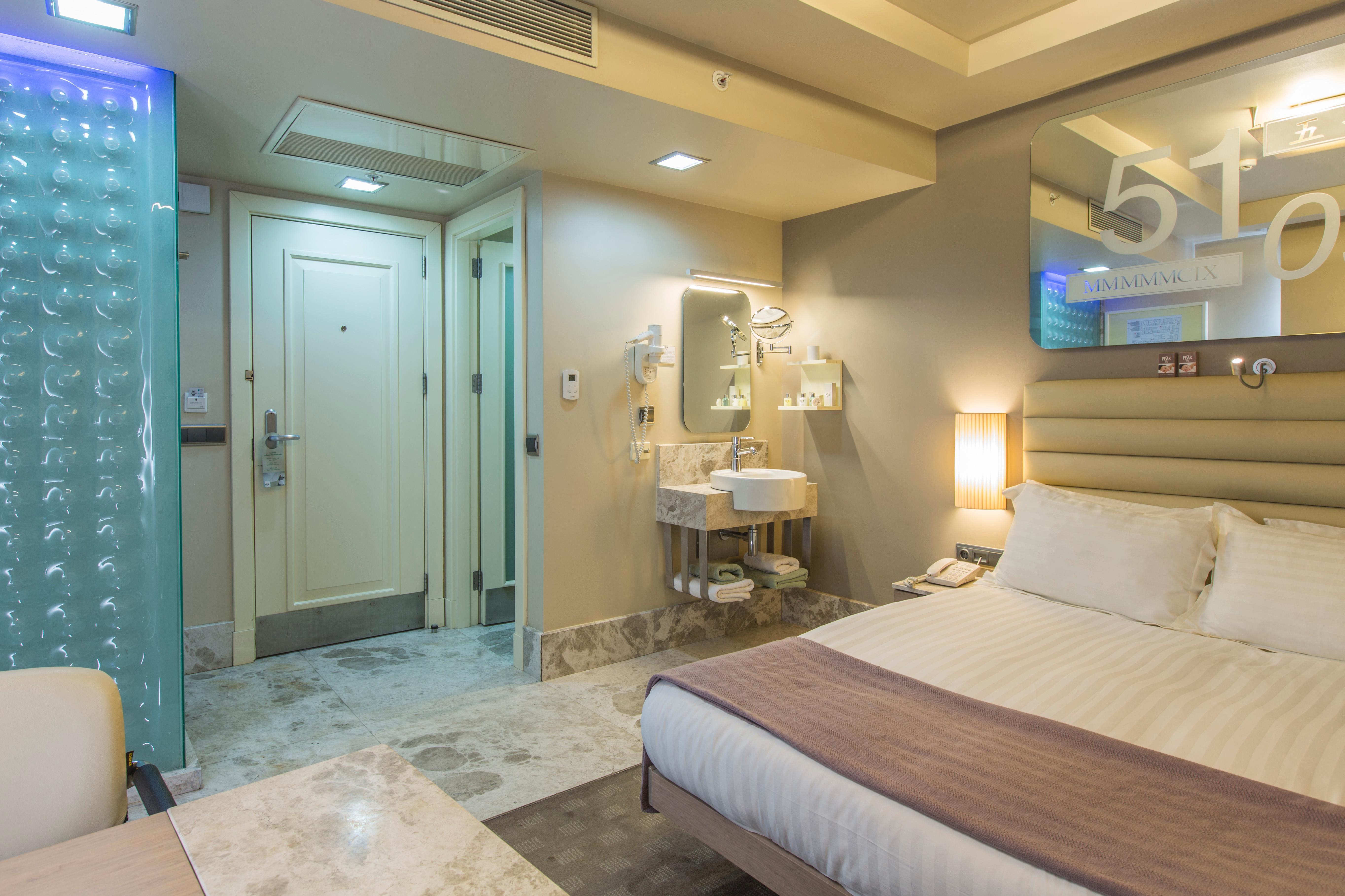 Otel Ramada By Wyndham Pera Taksim 5*