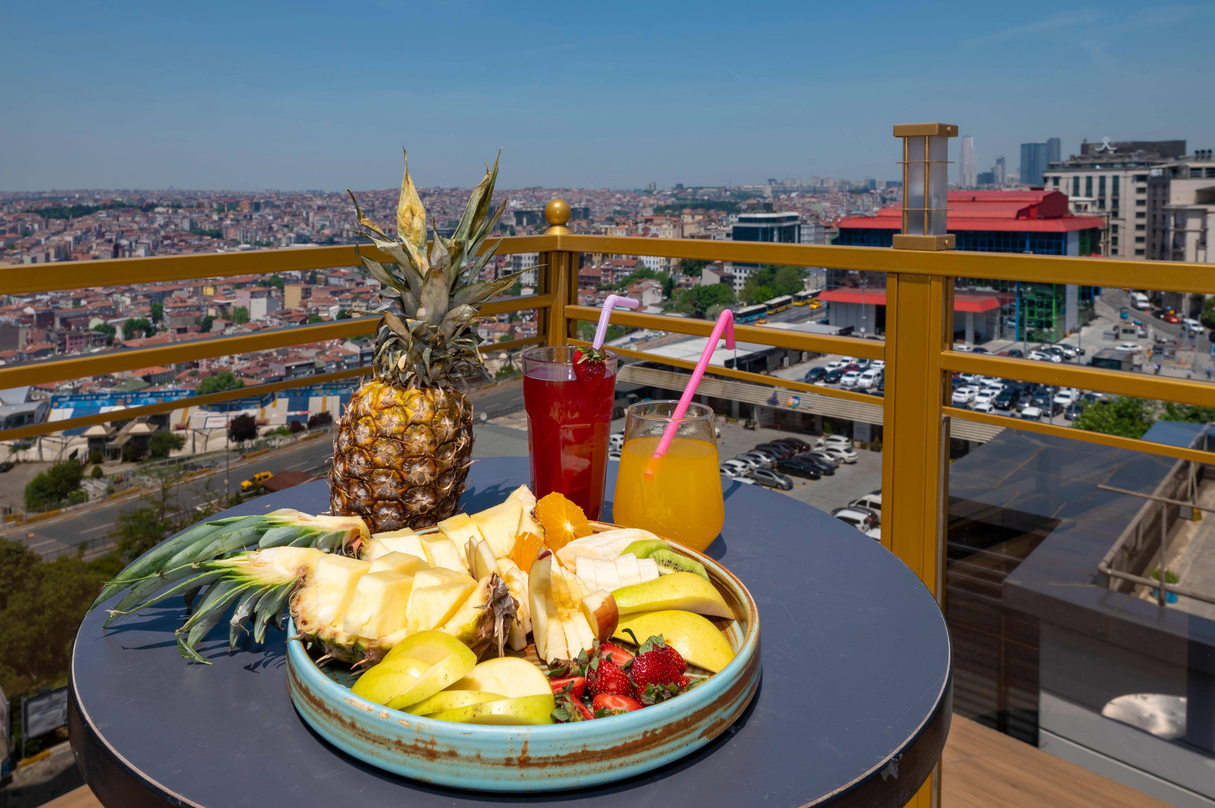 Otel Ramada By Wyndham Pera Taksim 5*